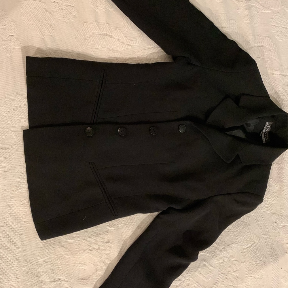 Casual Corner Annex Essentials black blazer